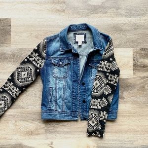 Forever 21 Denim Jacket With Southwestern Style Sleeves Size Small